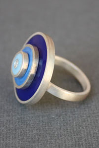 Sterling silver round retro ring